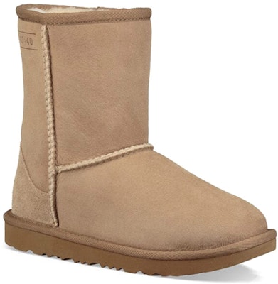 UGG 經典 II 40:40:40 雪靴 大童 棕色 Lookbook UGG 經典 II 40:40:40 雪靴 大童 棕色