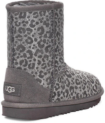 (PS) UGG 클래식 II 글리터 레오파드 (그레이) 1112388K-NHT Shop (PS) UGG 클래식 II 글리터 레오파드 (그레이) 1112388K-NHT