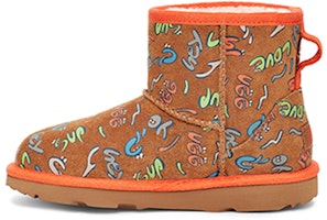 (Preschool) UGG Classic Mini Graffiti Fleece Lined Big Boys Brown 1103615K-CHE (Preschool) UGG Classic Mini Graffiti Fleece Lined Big Boys Brown 1103615K-CHE