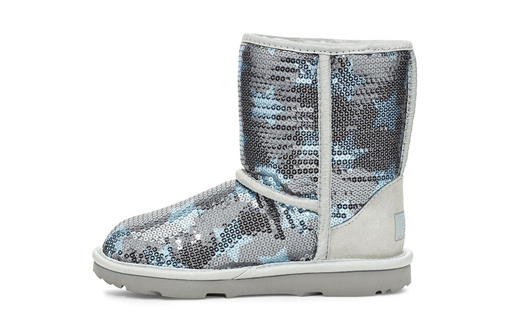 (PS) UGG Classic Short ll Sequin Star Big Boys Denim Blue