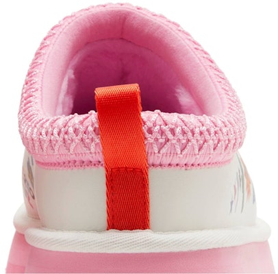 (JR) Pantufla UGG Tazz 'Pop Sketch'. 1154433K-WHT Sizing (JR) Pantufla UGG Tazz 'Pop Sketch'. 1154433K-WHT