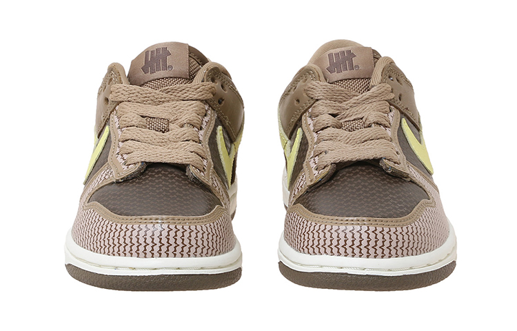 Shop （幼兒）UNDEFEATED x Nike Dunk Low SP 'Canteen' DJ4306-200