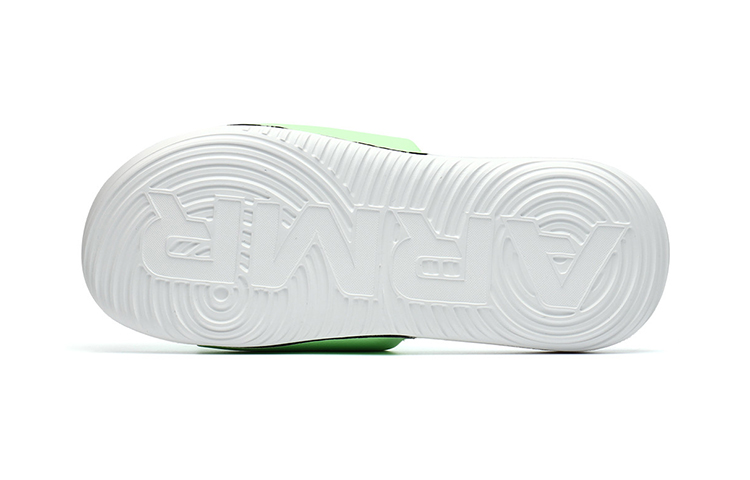 Shop 童趣 Under Armour 時尚拖鞋 綠