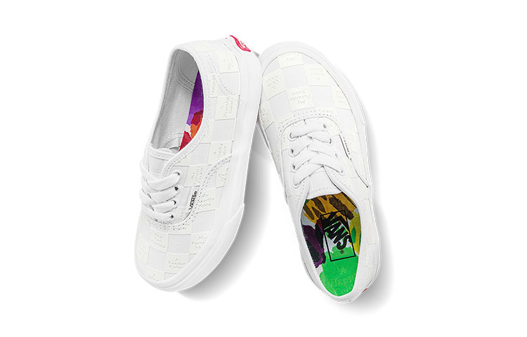 Purchase 반스 어센틱 화이트 스케이트 슈즈 (or 반스 어센틱 화이트) VN0A3UIV8AX