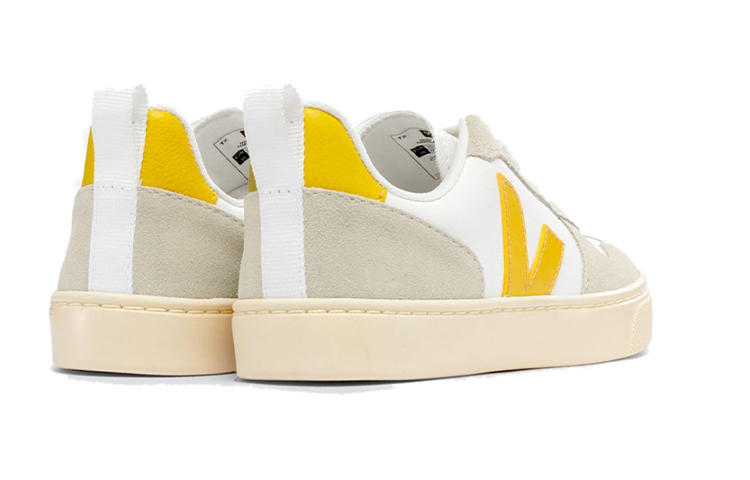 Lookbook (PS) VEJA Sepatu Low-Top Tali 'Abu Putih Kuning' CX0503246C