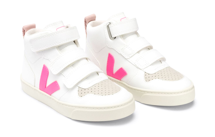 Lookbook (PS) VEJA V-10 'Blanco Púrpura' DXV072543