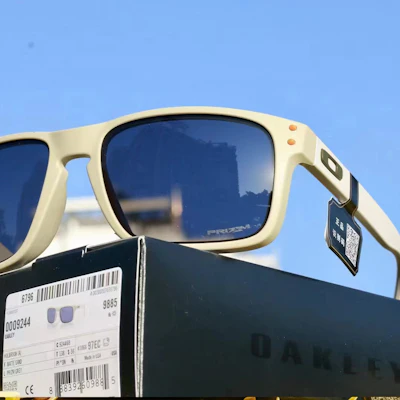 【可配度数】Oakley Prizm 方形太阳镜 时尚男女同款情侣款 9244 Holbrook A 38