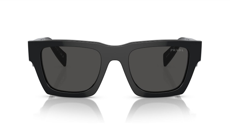 【处方镜片可选】PRADA黑色不规则醋酸纤维太阳镜,带品牌标识。 PRA06S16K08Z Lookbook 【处方镜片可选】PRADA黑色不规则醋酸纤维太阳镜,带品牌标识。 PRA06S16K08Z