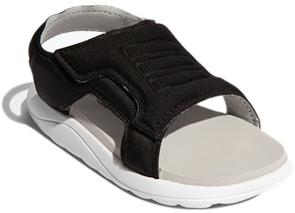 (幼兒)adidas 舒適涼鞋 ‘黑白配色’ FY8860 Lookbook (幼兒)adidas 舒適涼鞋 ‘黑白配色’ FY8860