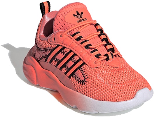 (TD) アディダス ハイウィー シグナルコーラル EF7509 Lookbook (TD) アディダス ハイウィー シグナルコーラル EF7509