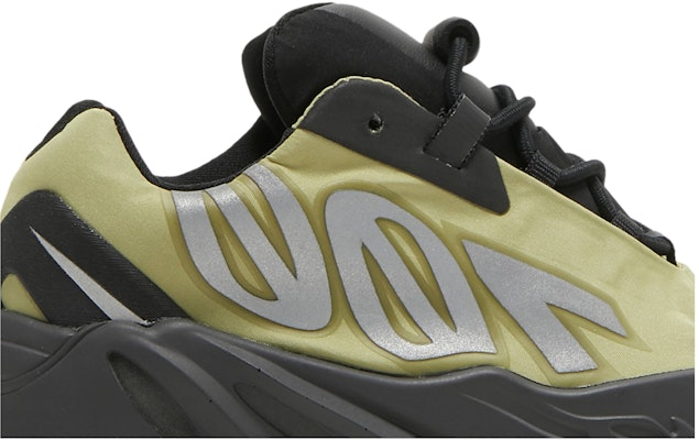 (TD) adidas Yeezy Boost 700 MNVN 'Resin' Sepatu Pria GY4812 Order (TD) adidas Yeezy Boost 700 MNVN 'Resin' Sepatu Pria GY4812