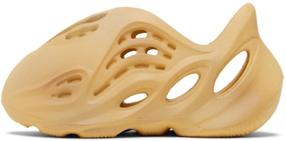 (TD) adidas Yeezy Foam Runner 'Desert Sand' - Kasut Slip-On Gaya Santai Terbaik HP5338 Lookbook (TD) adidas Yeezy Foam Runner 'Desert Sand' - Kasut Slip-On Gaya Santai Terbaik HP5338