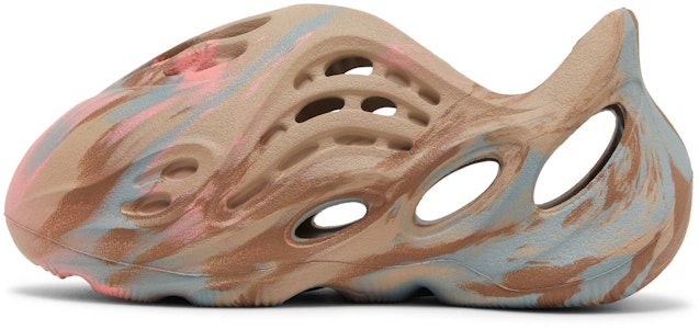 (TD) adidas Yeezy Foam Runner 'MX Sand Abu-abu' GY3971 Lookbook (TD) adidas Yeezy Foam Runner 'MX Sand Abu-abu' GY3971