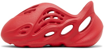 (TD) 阿迪达斯 椰子泡沫拖鞋 '猩红红' GX1137 Lookbook (TD) 阿迪达斯 椰子泡沫拖鞋 '猩红红' GX1137