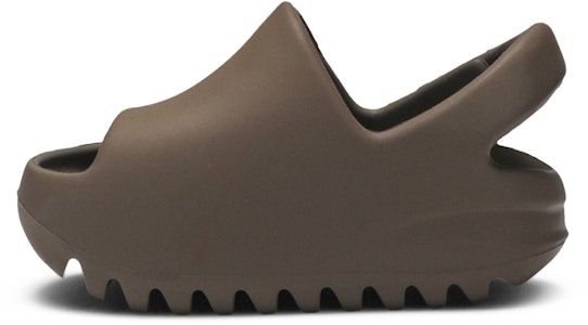 (TD) adidas Yeezy Slides 'Earth Brown' - Selipar Yeezy Warna Coklat Tanah FV9913 Lookbook (TD) adidas Yeezy Slides 'Earth Brown' - Selipar Yeezy Warna Coklat Tanah FV9913