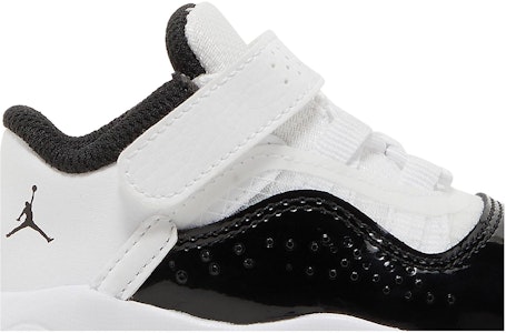 (TD) エアジョーダン11 CMFT LOW 白黒 CZ0906-102 Order (TD) エアジョーダン11 CMFT LOW 白黒 CZ0906-102