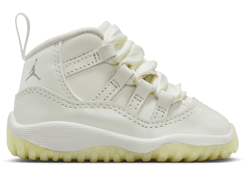 Buy (TD) エアジョーダン11 レトロ 'グランドフィナーレ' DO3856-110