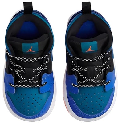 (TD) Air Jordan 1 Mid 'Azul Racer y Verde Abismo'. 640735-440 Lookbook (TD) Air Jordan 1 Mid 'Azul Racer y Verde Abismo'. 640735-440