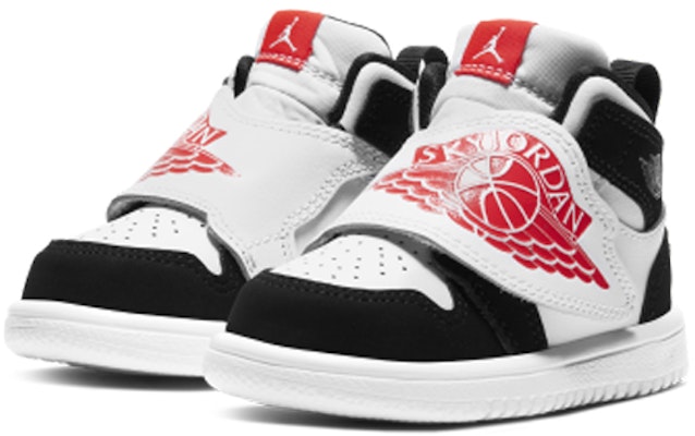 嬰兒 Jordan Air Jordan 1 Sky 大飛翼logo 魔鬼氈 高筒 復古籃球鞋 黑白紅 Lookbook 嬰兒 Jordan Air Jordan 1 Sky 大飛翼logo 魔鬼氈 高筒 復古籃球鞋 黑白紅