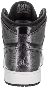 (TD) Air Jordan 1 复古高帮儿童版 '黑色漆皮' 705304-017 Shop (TD) Air Jordan 1 复古高帮儿童版 '黑色漆皮' 705304-017