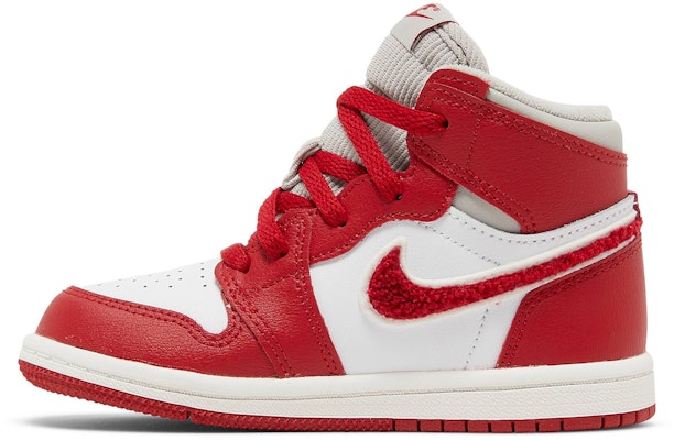 (TD) Air Jordan 1 Retro High OG 'Newstalgia Chenille' Wanita CU0450-061 Lookbook (TD) Air Jordan 1 Retro High OG 'Newstalgia Chenille' Wanita CU0450-061
