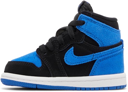 (TD) Air Jordan 1 Retro High OG 'Royal Reimagined' Sneakers Biru Klasik FD1413-042 Lookbook (TD) Air Jordan 1 Retro High OG 'Royal Reimagined' Sneakers Biru Klasik FD1413-042