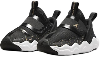 (TD) Air Jordan 23/7 ''Hitam Emas Metalik'' DQ9294-017 Lookbook (TD) Air Jordan 23/7 ''Hitam Emas Metalik'' DQ9294-017