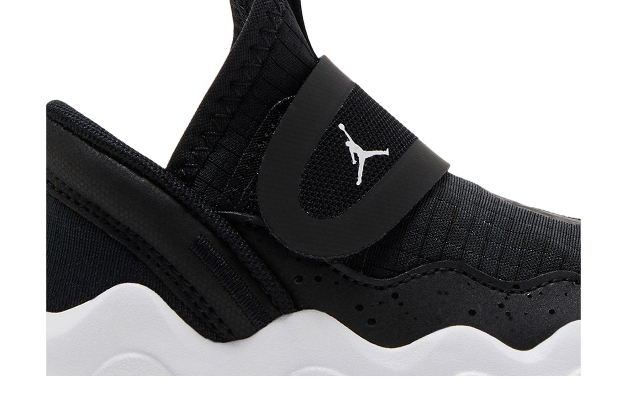 Order (TD) Air Jordan 23/7 ''Nero Bianco'' DQ9294-001