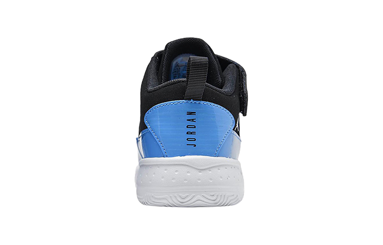 Shop (TD) Air Jordan Max Aura 2 ''Nero University Blue'' CN8096-041