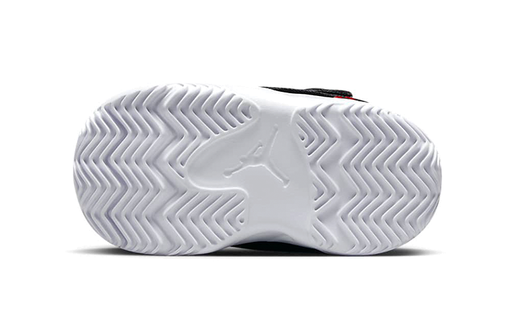 Shop (TD) Air Jordan Max Aura 4 ''Bred'' Sneaker DQ8402-006