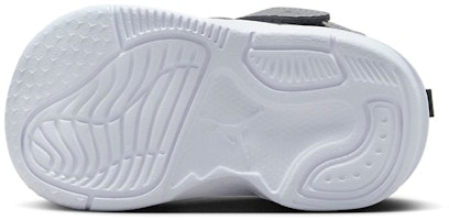 (TD) Air Jordan Max Aura 5 'Gris Cemento Anthracita' DZ4355-007 Details for (TD) Air Jordan Max Aura 5 'Gris Cemento Anthracita' DZ4355-007