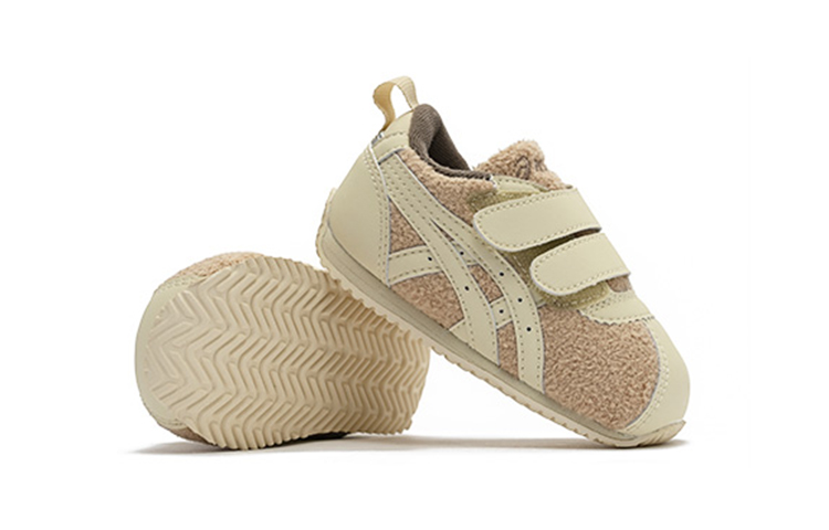 Shop 嬰童 Asics Corsair 魔術貼 耐磨防滑低幫運動跑步鞋 咖啡色