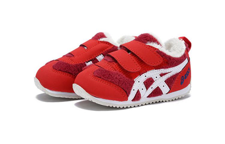 Lookbook (TD) Sepatu Olahraga ASICS Corsair Merah 1144A161-600
