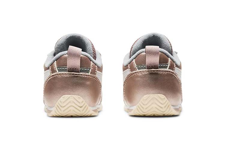 Purchase (TD) ASICS TD Corsair SH Sportschoenen Rose-Gold 1144A093-700