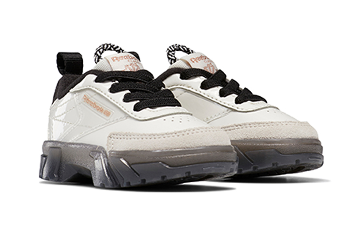 Lookbook (TD) 카디 비 x 리복 클럽 C '초크' H69139