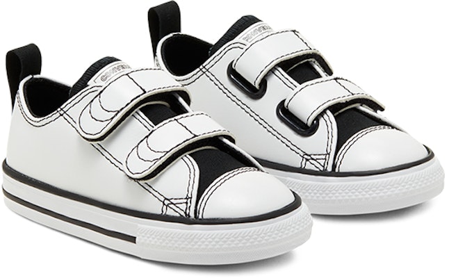 (Toddler) Converse Chuck Taylor All Star 2v Little White/Black 768783C Lookbook (Toddler) Converse Chuck Taylor All Star 2v Little White/Black 768783C