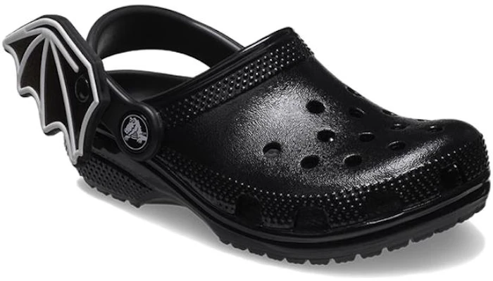 (TD) Sandal Crocs Classic I Am Bat 'Hitam Putih' 209232-001 Lookbook (TD) Sandal Crocs Classic I Am Bat 'Hitam Putih' 209232-001
