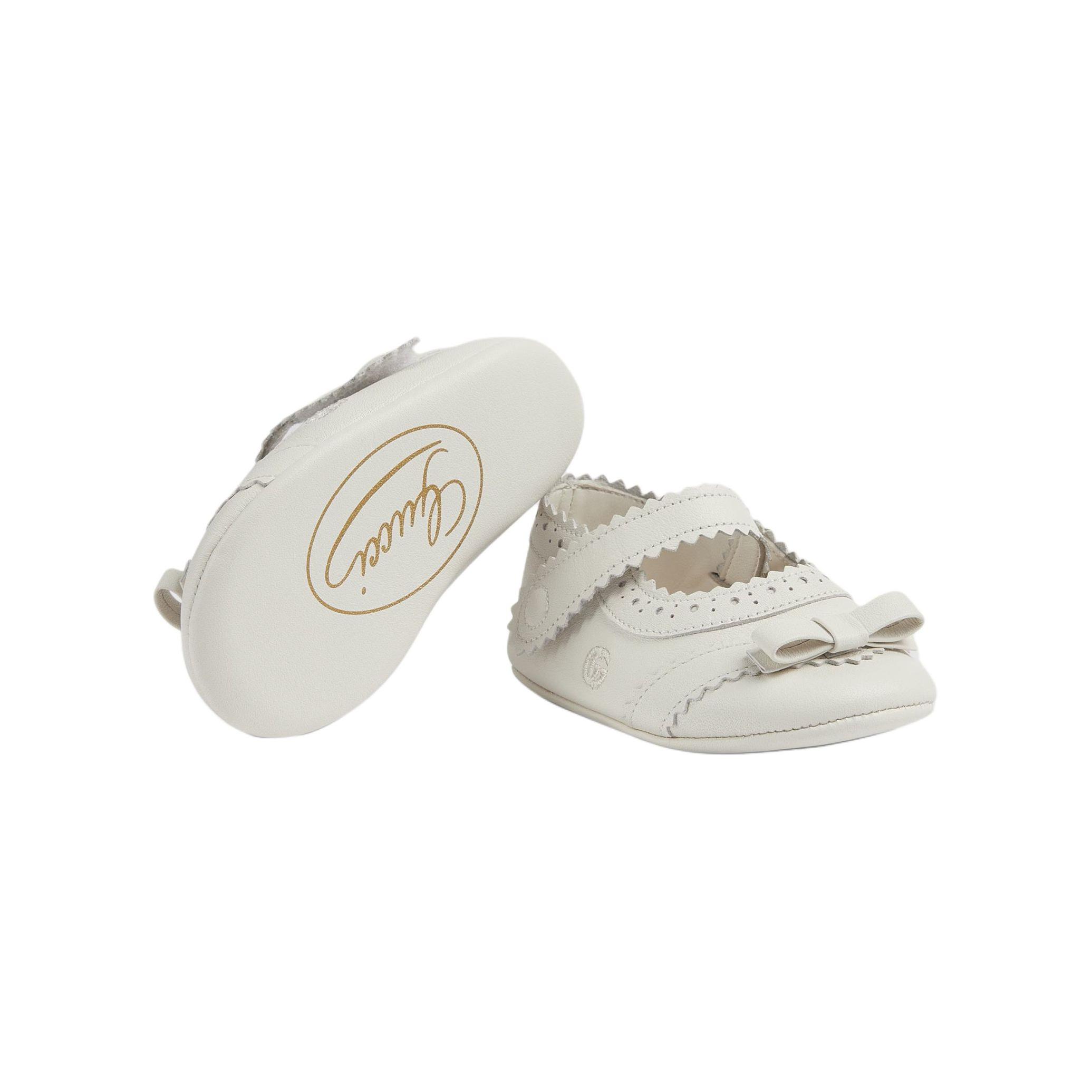 Purchase (TD) Gucci 白色平底扣装饰扇形边饰休闲鞋 779150-BLN00-9050