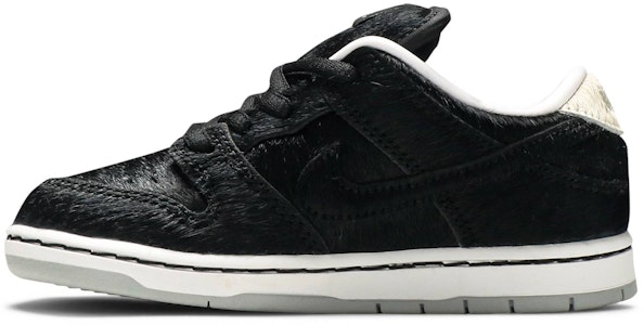 (TD) Medicom Toy x Nike SB Dunk Low 'BE@RBRICK' Sepatu Skateboard Terbatas DC1629-001 Lookbook (TD) Medicom Toy x Nike SB Dunk Low 'BE@RBRICK' Sepatu Skateboard Terbatas DC1629-001