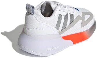 Shop TD 嬰童 adidas originals ZX 2K 透氣低幫運動休閒鞋 白銀