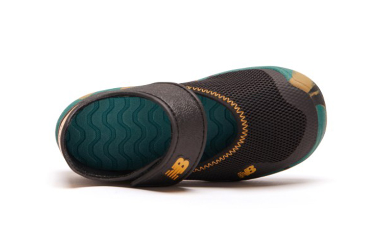 Lookbook (TD) New Balance 208 Velcro Sandales Plates Sport Noir Jaune Vert ''Noir Jaune Vert'' IO208CK2