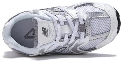 (TD) New Balance 530 'Putih Perak Metalik' IZ530AD Lookbook (TD) New Balance 530 'Putih Perak Metalik' IZ530AD