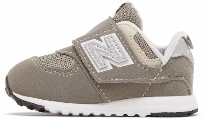 兒童 New Balance 574 魔鬼氈『雨雲銀金屬』 NW574GR Lookbook 兒童 New Balance 574 魔鬼氈『雨雲銀金屬』 NW574GR