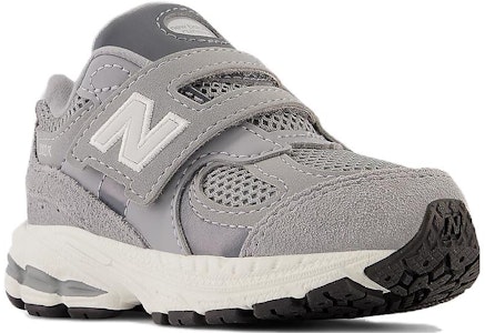 (TD) New Balance 2002R Hook & Loop 'Abu-abu Baja' IV2002ST Lookbook (TD) New Balance 2002R Hook & Loop 'Abu-abu Baja' IV2002ST