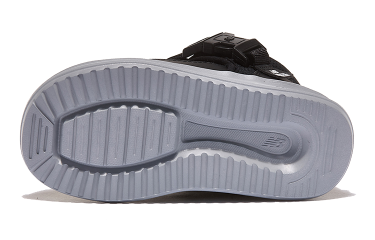 Shop 兒童 New Balance Caravan Moc 黑