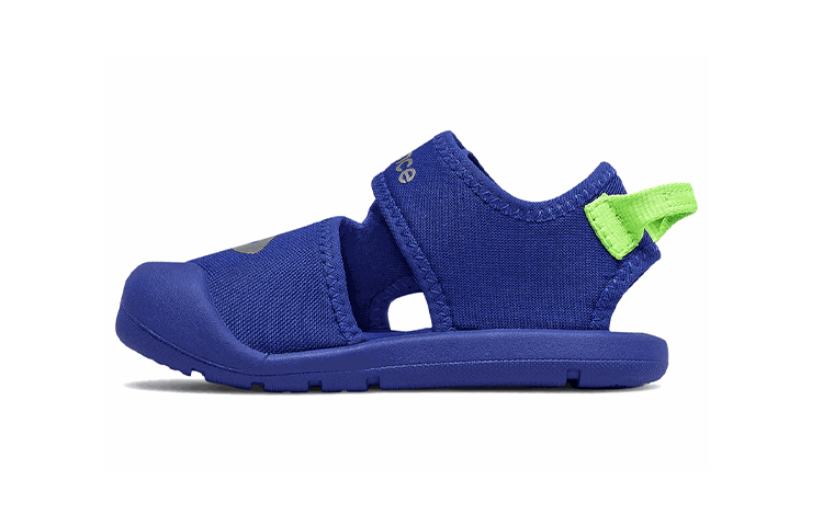 (Toddler) New Balance CRSR Velcro Stylish Flat Heel Sports Blue Sandals IOCRSRRB
