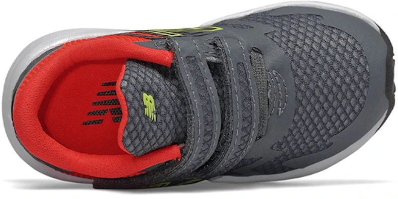 幼童 New Balance 鈎帶 Rave Run 灰紅 Lookbook 幼童 New Balance 鈎帶 Rave Run 灰紅