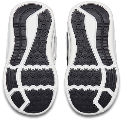 (TD) 나이키 다운시프터 7 블랙/화이트 (Nike Downshifter 7 Black/White) 869974-001 Lookbook (TD) 나이키 다운시프터 7 블랙/화이트 (Nike Downshifter 7 Black/White) 869974-001