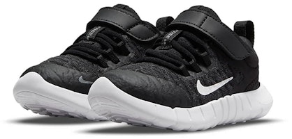 嬰幼 Nike Free RN 2021 輕便 低筒 跑步鞋 黑白 Lookbook 嬰幼 Nike Free RN 2021 輕便 低筒 跑步鞋 黑白