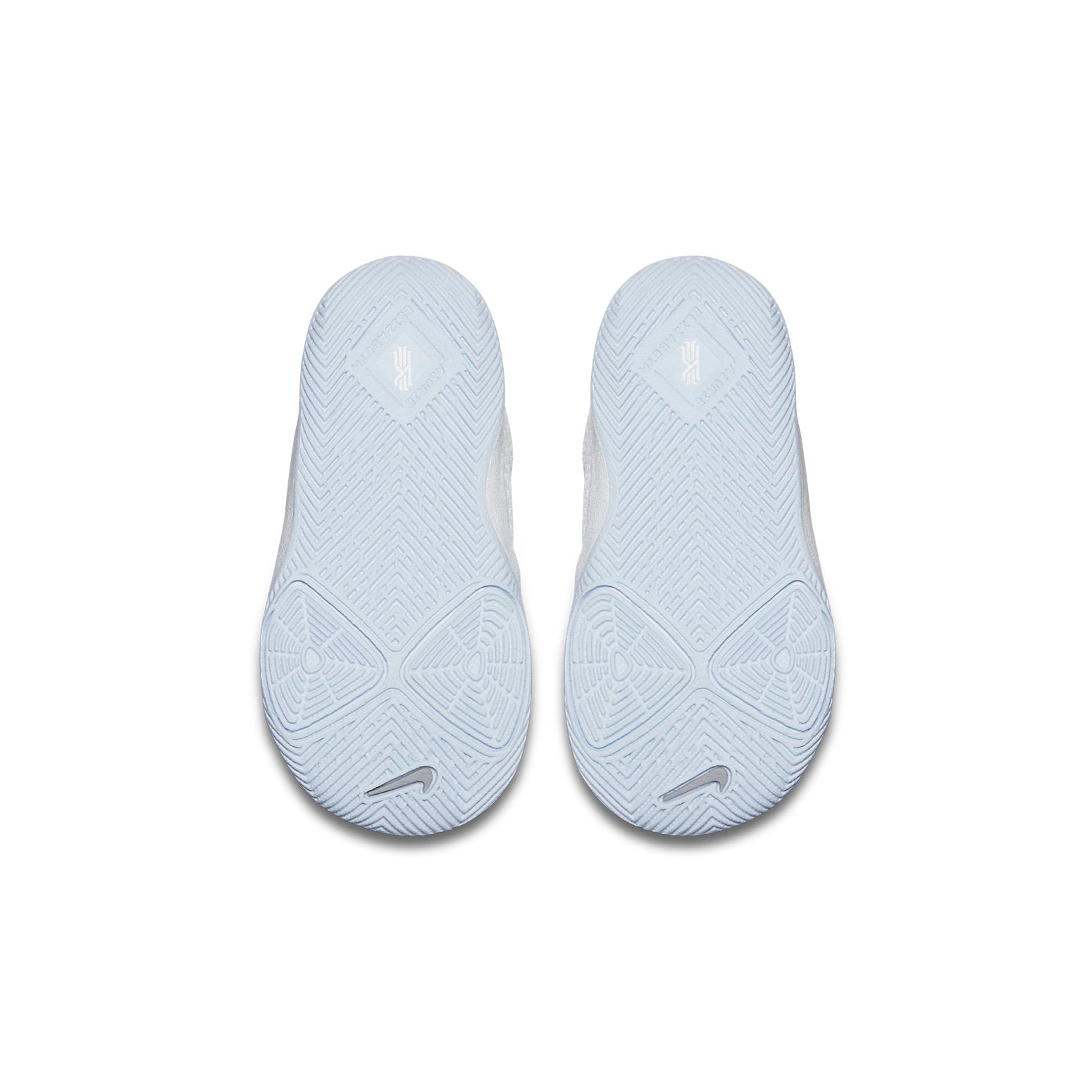 Shop (TD) Nike Kyrie 3 'Putih Chrome' 869984-103